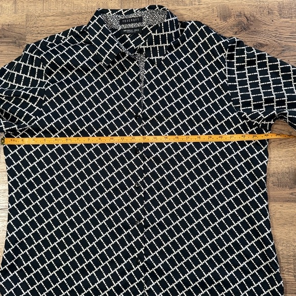 FOXCROFT Black and White Patterned Blouse - Picture 4 of 8